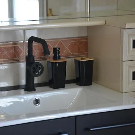 Domaine Des Cypres Bed & Breakfast 3*