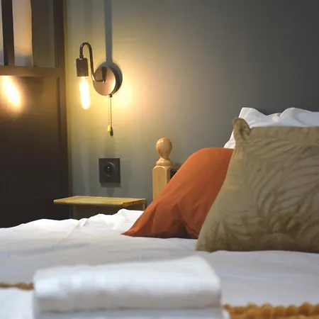 Bed & Breakfast Domaine Des Cypres Saint-Sauveur-Villages