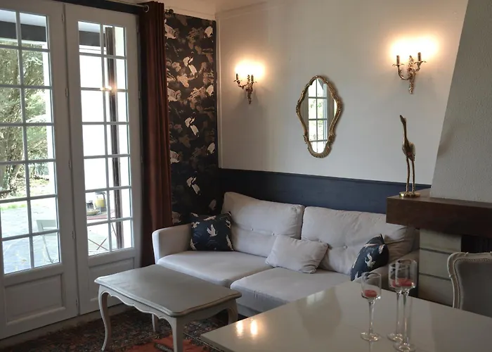 Domaine Des Cyprès Couette-café