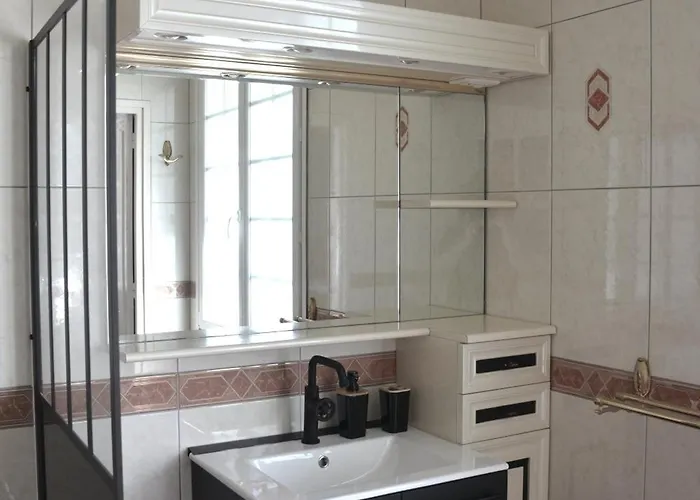 Domaine Des Cyprès 3* Saint-Sauveur-Villages