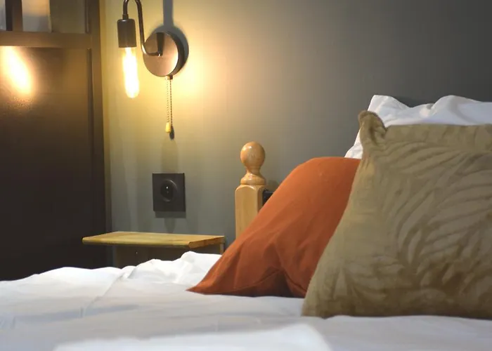 Bed & Breakfast Domaine Des Cypres Saint-Sauveur-Villages